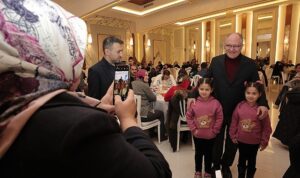 sivas-belediye-baskani-ve-ak-parti-belediye-baskan-adayi-hilmi-bilgin-kentteki-colyak-hastalari-CRPZ5qDj.jpg