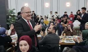 sivas-belediye-baskani-ve-ak-parti-belediye-baskani-hilmi-bilgin-secim-calismalari-kapsamda-genclik-q9FJKMCW.jpg