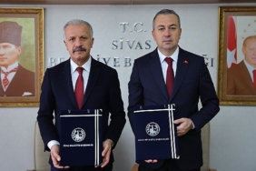 sivas-belediyesi-ve-milli-egitim-mudurlugu-arasinda-yapilan-protokol-ile-kent-merkezindeki-okullarin-guvenligi-belediyeye-emanet-edildi.jpg