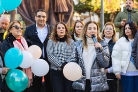 smali-cagla-icin-sevinc-balonlari-ucuruldu-darisi-diger-cocuklarin-basina.jpg