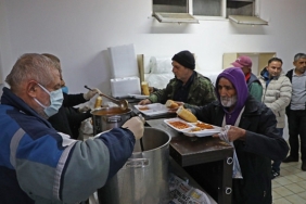 sokakta-kalan-evsizleri-buyuksehir-kucakladi.jpg