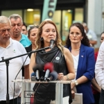 srebrenitsa-katliaminda-hayatini-kaybedenler-konakta-anildi.jpg