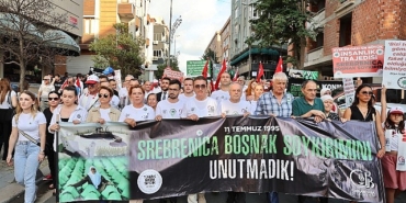 srebrenitsa-soykiriminin-kurbanlari-bayrampasada-anildi.jpg