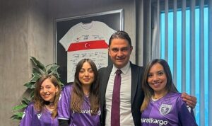 surat-kargodan-kadin-calisanlarina-anlamli-hediye-bJxVmz6Q.jpg