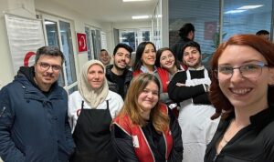 tiktok-turkiyeden-kizilay-pendik-as-evinde-bin-kisilik-iftar-yemegi-PprxhNIQ.jpg