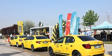 ucevlerde-modern-taksi-duragi-hizmete-acildi.jpg