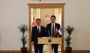 ukrayna-antalya-konsolosu-oleksandr-voronin-mugla-buyuksehir-belediye-baskani-ahmet-arasi-ziyaret-etti-FBxA5FuA.jpg