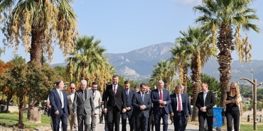uluslararasi-balkan-senliginin-konuklari-bucayi-adim-adim-gezdi.jpg