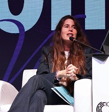 uluslararasi-cesme-kadin-liderler-zirvesi-dayanisma-ve-umut-mesajlariyla-sona-erdi.jpg