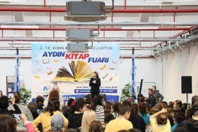 vatandaslardan-baskan-cerciogluna-aydin-kitap-fuari-tesekkuru.jpg