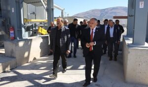 yahyali-belediye-baskani-esat-ozturk-ilcedeki-tum-yollarin-sicak-asfalt-ile-kaplanacagini-soyledi-6iPF5See.jpg