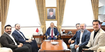 yesilay-genel-baskani-doc-dr-mehmet-dincdeprem-bolgesindeki-rehabilitasyon-calismalarinin-surdurulebilirligi-cok-onemli.jpg