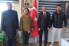 yoruk-il-hatunundan-baskan-topalogluna-ziyaret.jpg