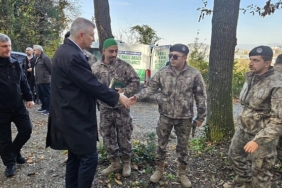 yuksekova-sehidi-mustafa-yavas-golcukte-kabri-basinda-dualarla-anildi.jpg