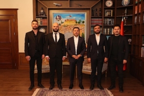 zafer-partisinden-ariya-ziyaret.jpg